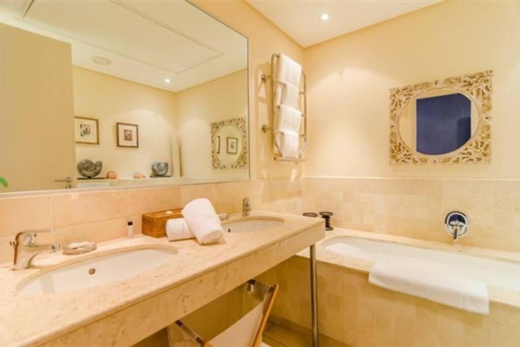 Parama 003 Secure, Luxurious Waterfront Apartment Cape Town Ngoại thất bức ảnh